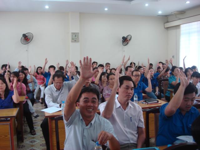 CBCC biểu quyết các chỉ tiêu đề ra trong năm 2011